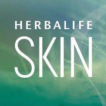 En la terraza o en el balcón que no te falte protección Herbalife Skin.